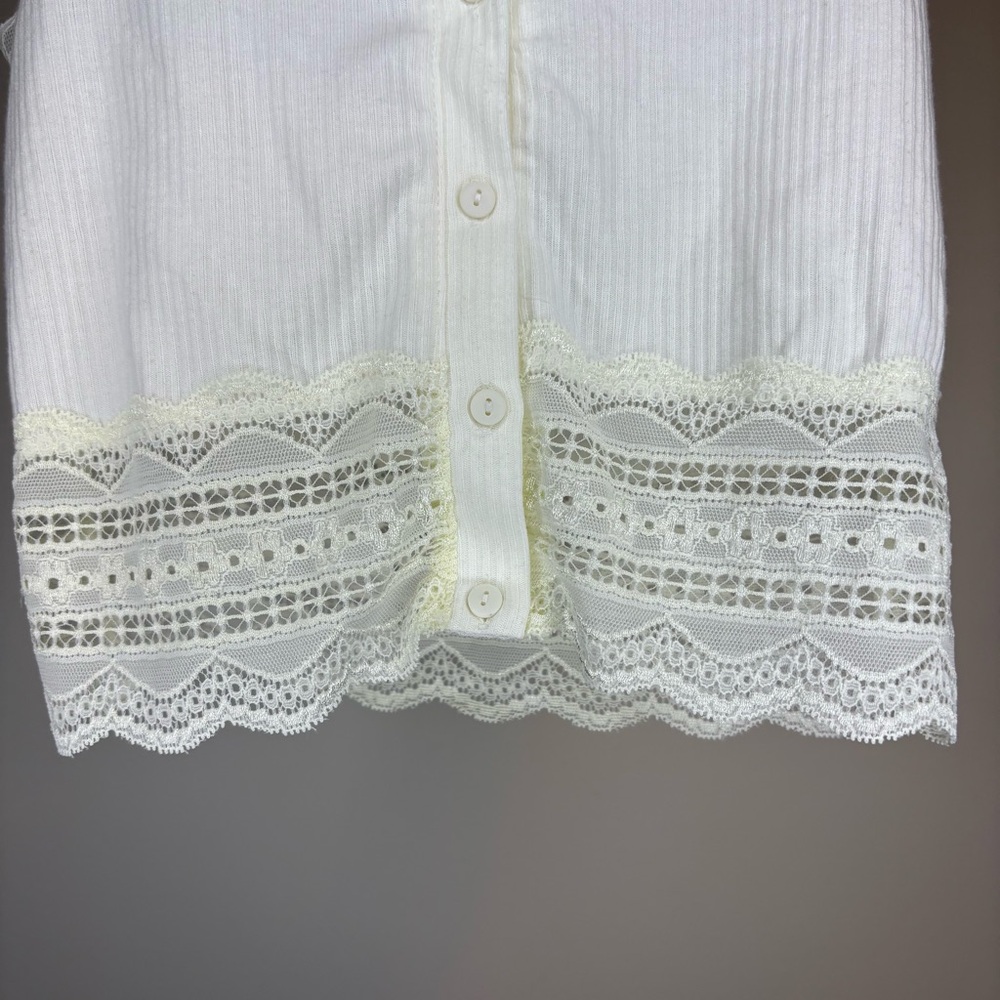 Caution To The Wind Boho Ivory Lace Button Cropped Tank Top Size Medium - Picture 3 of 7